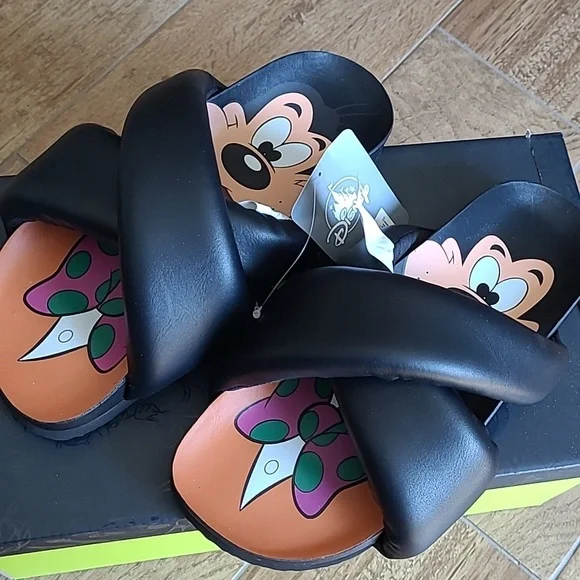 Disney Themed Brown Casual Slide Flip Flop Sandals Shoes Men’s 8 Moana Flip Flop Slides Sandals Shower Beach Shoes Disney  main image 4